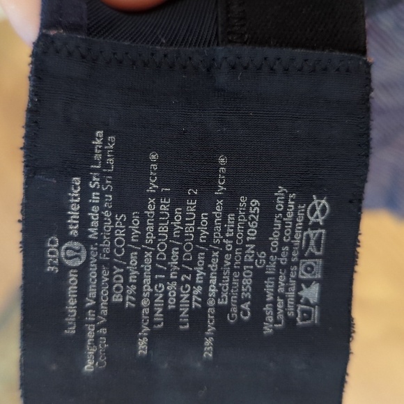 Lululemon Ta Ta Tamer Sports Bra Size Purple Stripe Underwire Padded Size 32DD - Picture 3 of 3